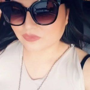 Meet your Posher, Mayra